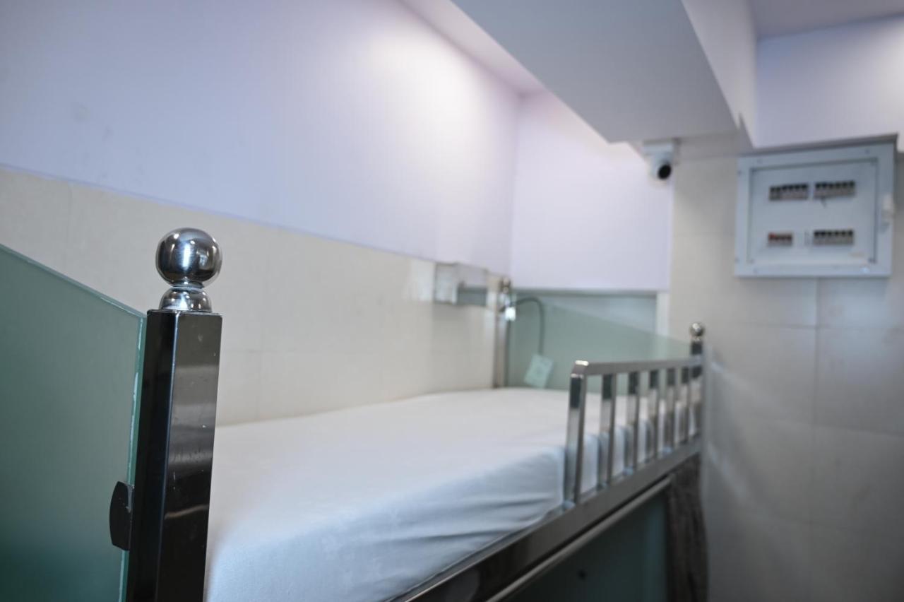 Sagar Dormitory Andheri - Nearest To Andheri Railway Station West Мумбаи Экстерьер фото